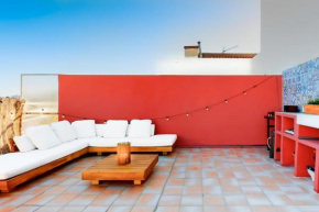 Magnificent roof terrace in the center of Marseille with sea view